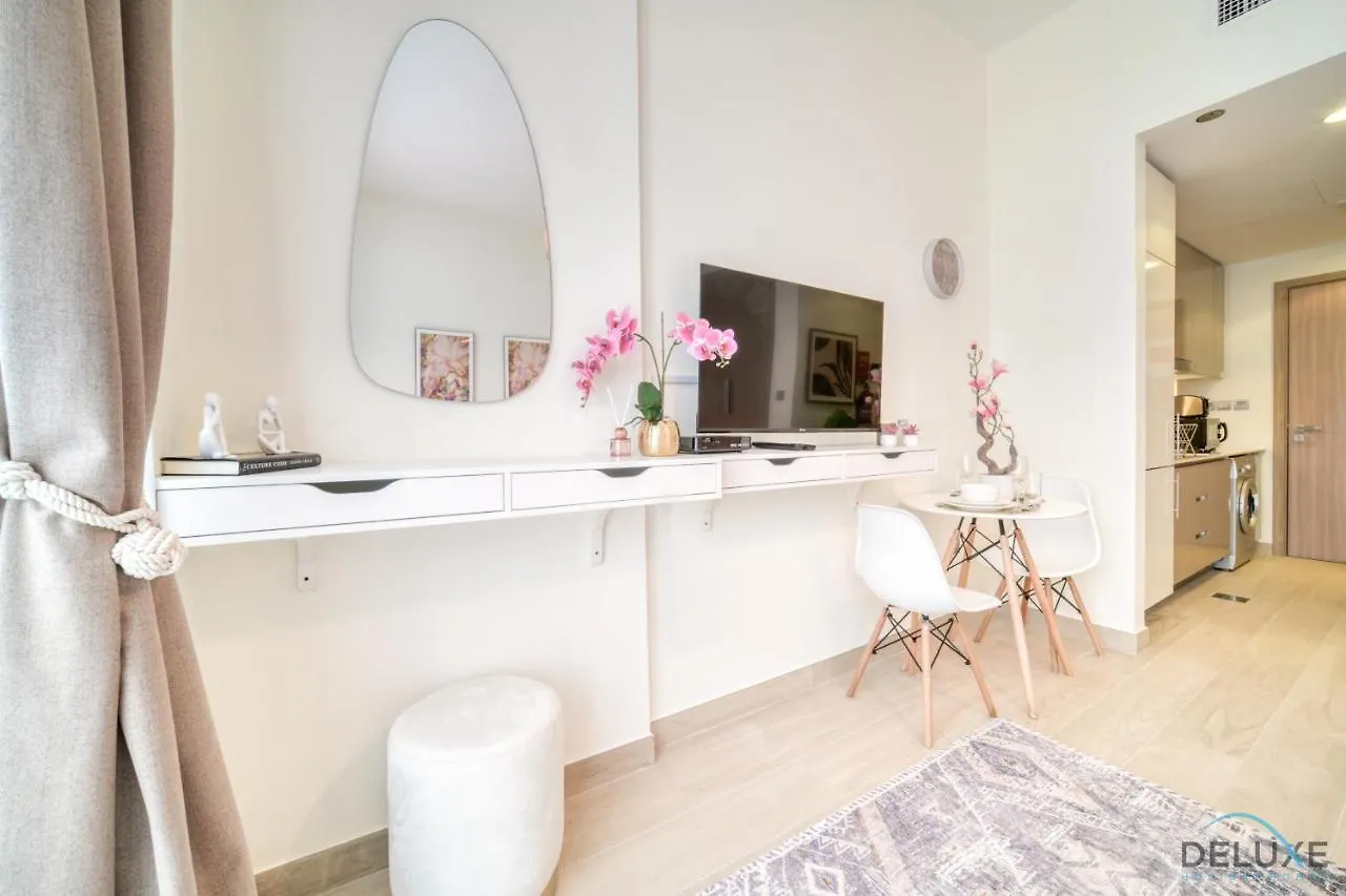 Reposeful Studio At Azizi Riviera 4, Al Merkadh By Deluxe Holiday Homes Дубай